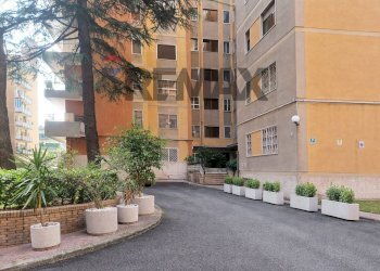 Edificio all\'aperto - Four-room apartment Viale delle Mimose
 
10, Napoli - photo 3