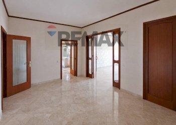 Stanza vuota - Four-room apartment Viale delle Mimose
 
10, Napoli - photo 11