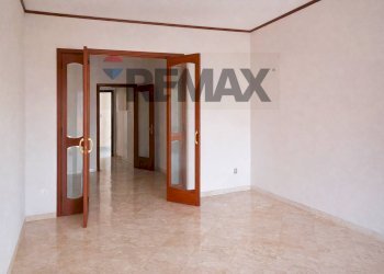 Stanza vuota - Four-room apartment Viale delle Mimose
 
10, Napoli - photo 14