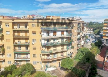 Edificio all\'aperto - Four-room apartment Viale delle Mimose
 
10, Napoli - photo 17