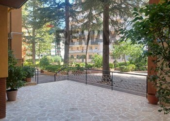 Edificio all\'aperto - Four-room apartment Viale delle Mimose
 
10, Napoli - photo 31