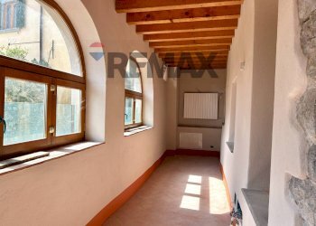Hall / corridoio - Trilocale Riva di Solto - foto 23