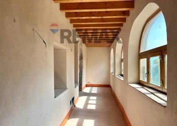 Hall / corridoio - Trilocale Riva di Solto - foto 24