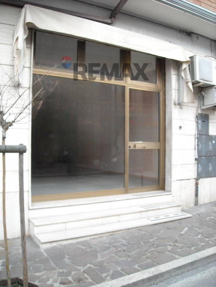 Edificio all\'aperto - Commercial Premises Tollo - photo 1