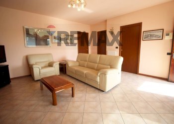 Soggiorno - Three-room apartment VIA PALMANOVA
 
16, Bonate Sopra - photo 7