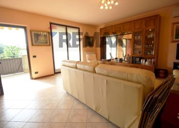 Soggiorno - Three-room apartment VIA PALMANOVA
 
16, Bonate Sopra - photo 12