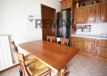 Sala da pranzo - Three-room apartment VIA PALMANOVA
 
16, Bonate Sopra - photo 16