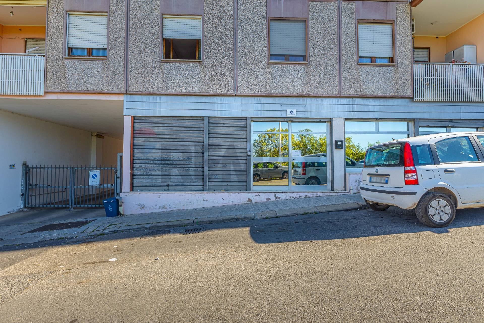 Edificio all\'aperto - Commercial Premises Via Florinas
 
12, Sassari - photo 2
