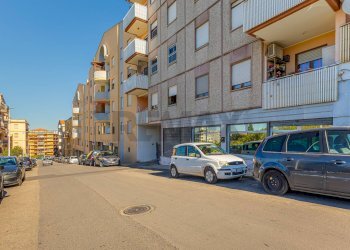 Edificio all\'aperto - Commercial Premises Via Florinas
 
12, Sassari - photo 6