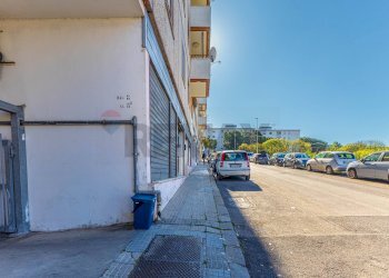 Edificio all\'aperto - Commercial Premises Via Florinas
 
12, Sassari - photo 8