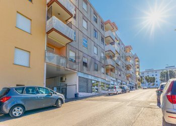 Edificio all\'aperto - Commercial Premises Via Florinas
 
12, Sassari - photo 11