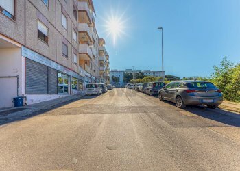 Edificio all\'aperto - Commercial Premises Via Florinas
 
12, Sassari - photo 12