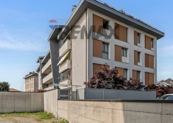 Edificio all\'aperto - Trilocale Via Statuto
 
8a, Giussano - foto 37