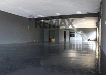 edificio commerciale - Locale Commerciale via matteotti
 
68, Noceto - foto 11