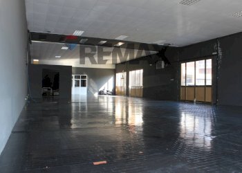 edificio commerciale - Locale Commerciale via matteotti
 
68, Noceto - foto 12