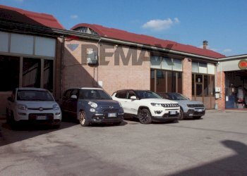 Edificio passaggio carrabile - Locale Commerciale via matteotti
 
68, Noceto - foto 40