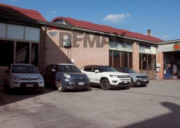 Edificio passaggio carrabile - Locale Commerciale via matteotti
 
68, Noceto - foto 41