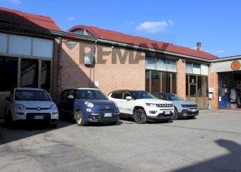 Edificio passaggio carrabile - Locale Commerciale via matteotti
 
68, Noceto - foto 42