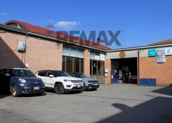 Edificio passaggio carrabile - Locale Commerciale via matteotti
 
68, Noceto - foto 43