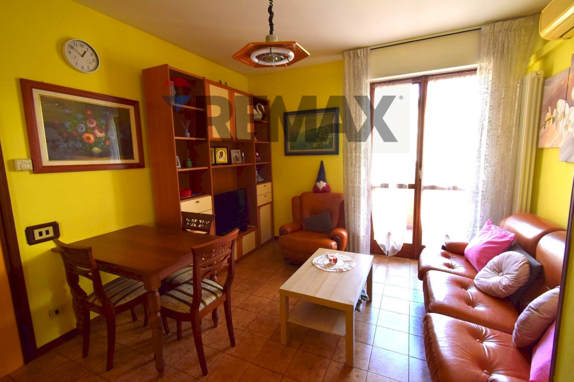 Sala da pranzo - Bilocale Via Rosa Romeo
 
1, Sala Baganza - foto 2