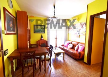 Sala da pranzo - Bilocale Via Rosa Romeo
 
1, Sala Baganza - foto 4