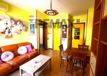 Sala da pranzo - Bilocale Via Rosa Romeo
 
1, Sala Baganza - foto 5