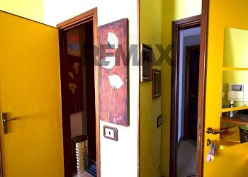 Hall / corridoio - Bilocale Via Rosa Romeo
 
1, Sala Baganza - foto 8