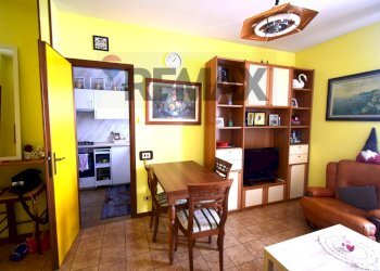 Sala da pranzo - Bilocale Via Rosa Romeo
 
1, Sala Baganza - foto 9