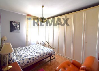 Camera / camera da letto - Bilocale Via Rosa Romeo
 
1, Sala Baganza - foto 15