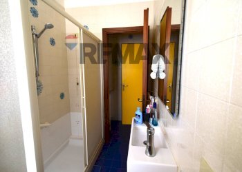 Bagno - Bilocale Via Rosa Romeo
 
1, Sala Baganza - foto 22