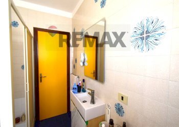 Bagno - Bilocale Via Rosa Romeo
 
1, Sala Baganza - foto 24