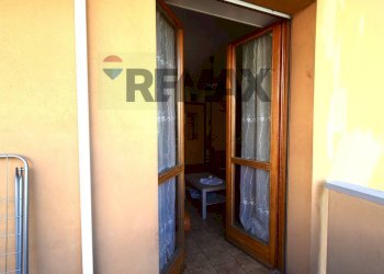 Hall / corridoio - Bilocale Via Rosa Romeo
 
1, Sala Baganza - foto 28