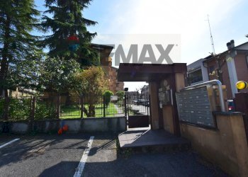 Edificio all\'aperto - Bilocale Via Rosa Romeo
 
1, Sala Baganza - foto 35