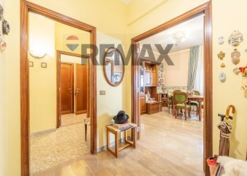 Hall / corridoio - Four-room apartment Via Enrico Fermi, Roma - photo 4