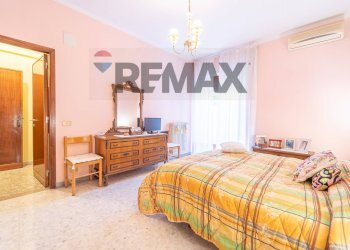 Camera / camera da letto - Four-room apartment Via Enrico Fermi, Roma - photo 15