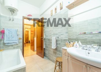 Bagno - Four-room apartment Via Enrico Fermi, Roma - photo 19