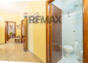 Hall / corridoio - Four-room apartment Via Enrico Fermi, Roma - photo 26