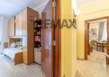 Hall / corridoio - Four-room apartment Via Enrico Fermi, Roma - photo 30