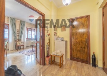 Hall / corridoio - Four-room apartment Via Enrico Fermi, Roma - photo 33