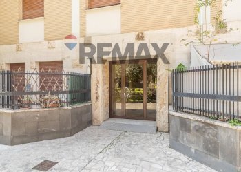 Edificio all\'aperto - Four-room apartment Via Enrico Fermi, Roma - photo 35