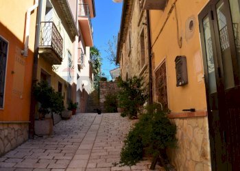 Edificio all\'aperto - Appartamento Castelpagano - foto 1