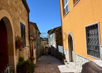 Edificio all\'aperto - Appartamento Castelpagano - foto 2