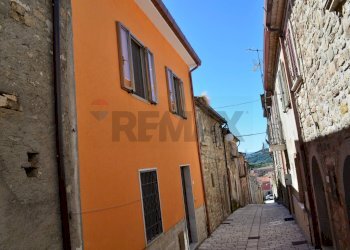 Edificio all\'aperto - Appartamento Castelpagano - foto 3