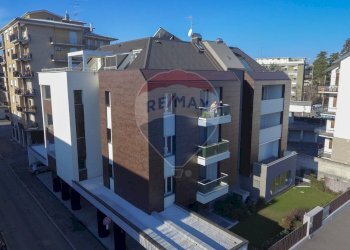 Edificio all\'aperto - Ufficio Via nannetti
 
10, Busto Arsizio - foto 16