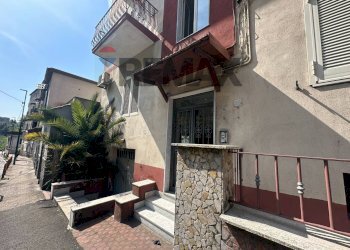 Edificio all\'aperto - Trilocale Via Vecchia San Rocco
 
35, Napoli - foto 3