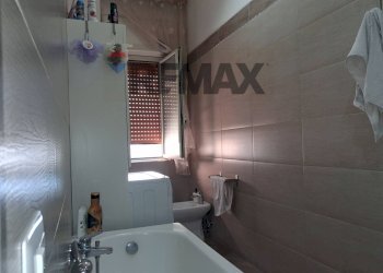 Bagno - Trilocale via Repubblica
 
8, Afragola - foto 9