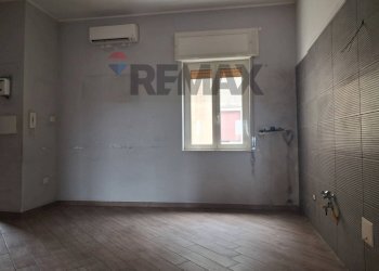 Stanza vuota - Trilocale via Repubblica
 
8, Afragola - foto 6