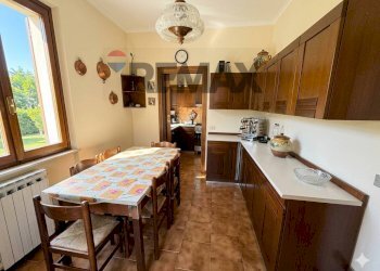 Cucina - Trilocale Via Roma
 
70, Pellegrino Parmense - foto 15