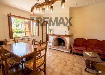 Sala da pranzo - Trilocale Via Roma
 
70, Pellegrino Parmense - foto 6