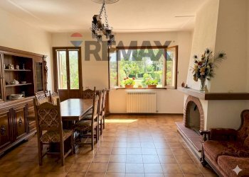 Sala da pranzo - Trilocale Via Roma
 
70, Pellegrino Parmense - foto 7